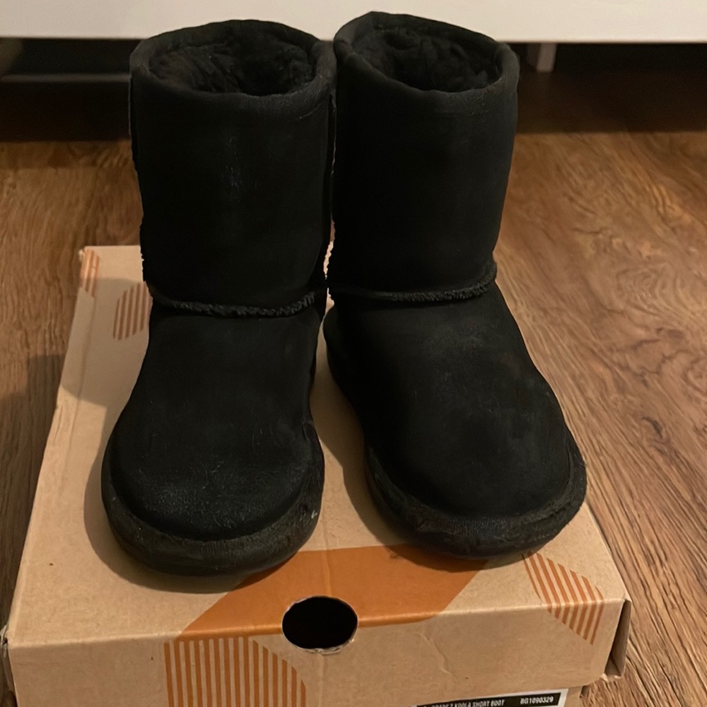 Ugg toddler boot 6 -Koolaburra be Ugg